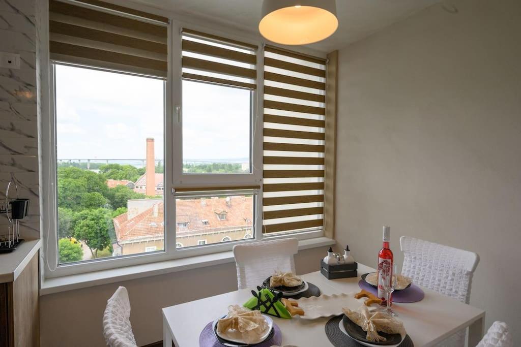 Sunset Luxury Apartment Varna Esterno foto